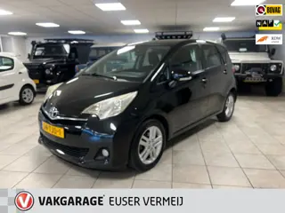 Toyota Verso-S 1.3 VVT-i Dynamic Climate control, Navigatie, Achteruitrij camera