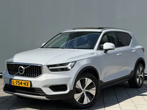 Volvo XC40 BWJ 2021 | T4 211PK Recharge Inscription | TREKHAAK | PANO DAK | LEER | STANDKACHEL | CLI