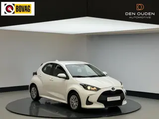 Toyota Yaris 1.5 Hybrid Active | Trekhaak | Cam achter | All weatherbanden | NL auto