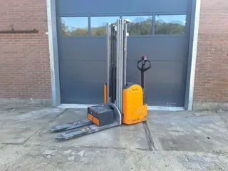 Still Stapelaar EGV 16 met slechts 990 uur!