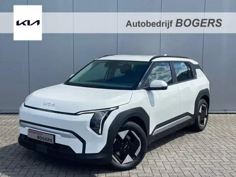 Kia EV3 Air 58.3 kWh Navigatie, Climate Control, Adaptive Cruise Control, Achteruitrijcamera, Keyles