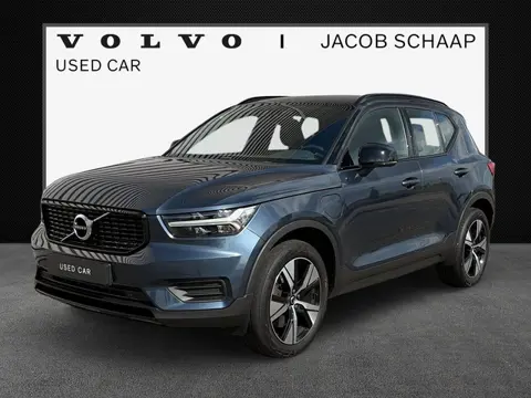 Volvo XC40 1.5 T4 Recharge R-Design / Achteruitrijcamera / Stoel- en stuurverwarming / inklapbare tr