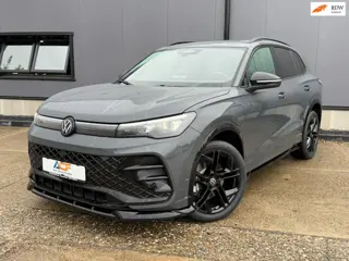 Volkswagen Tiguan 1.5 eHybrid Maxton R-Line / BLACKSTYLE / LEER / TREKHAAK / 360 / RAMVOL