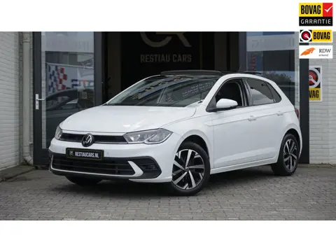 Volkswagen Polo 1.0 TSI AUTOMAAT 110 Pk |CARPLAY|CLIMA|DAB|FABRIEKSGARANTIE|NAVIGATIE|PANORAMA|PDC|S