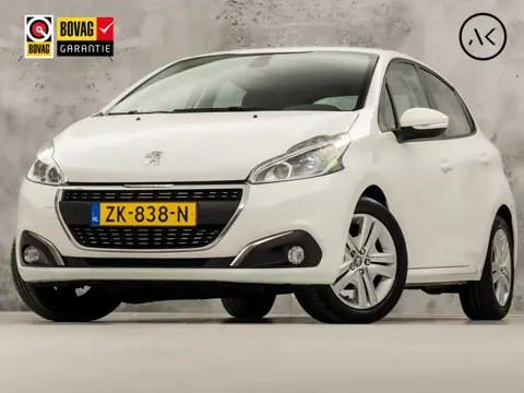 Peugeot 208 1.2 PureTech Signature (APPLE CARPLAY, NAVIGATIE, 1e EIGENAAR, PARKEERSENSOREN, SPORTSTO
