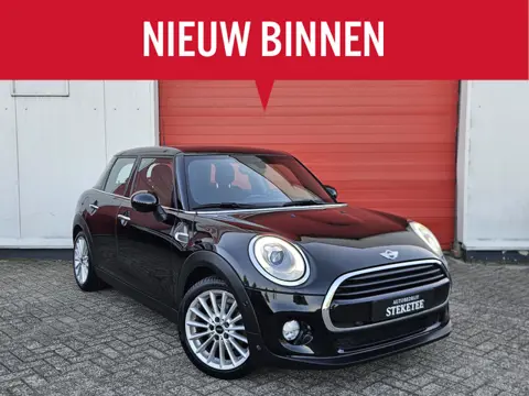 MINI 5-deurs 1.5 Cooper Pepper Serious Business | Keyless | Rijklaar inclusief 1 jaar BOVAG garantie