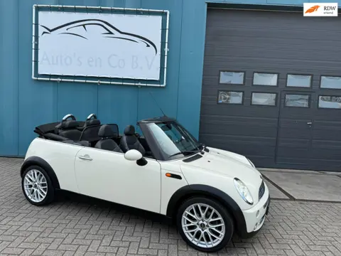 Mini Cabrio 1.6 Cooper Chili Automaat Uniek 79760 km Leder Clima Cruise 17" bi-Xenon Pdc Windscherm