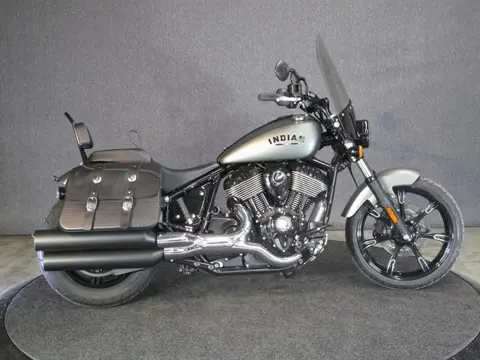 Indian Chief Dark Horse Bijna nieuwe Indian Chief Dark Horse met veel accessoi