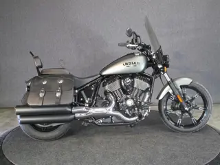 Indian Chief Dark Horse Bijna nieuwe Indian Chief Dark Horse met veel accessoi