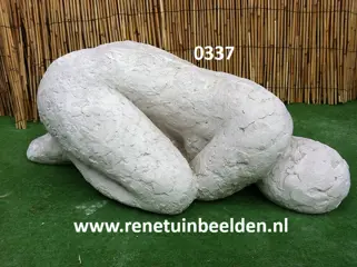 Vrouw kunstbeeld. nr 0337.