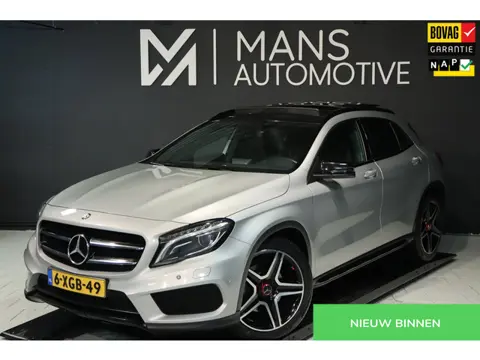 Mercedes-Benz GLA-klasse 250 Prestige / PANO / BI-XENON / LEDER / PDC V+A / STOELVERW