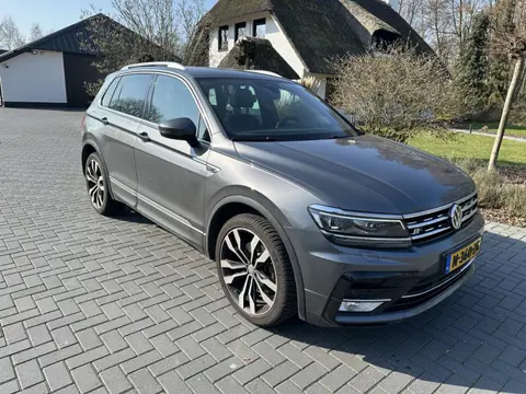 Volkswagen Tiguan 2.0 TSI 4M. Highline (bj 2017, automaat)
