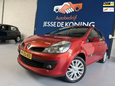 Renault Clio 1.6-16V Dynamique S,bj.2008,rood,5 deurs,NAP met 187.272 km.en APK tot 07-2027.