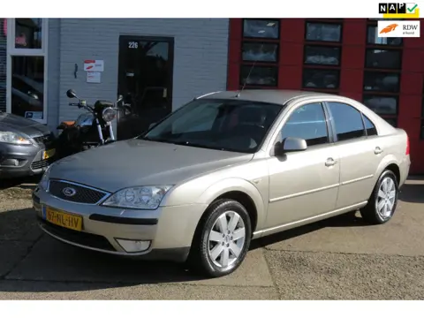 Ford Mondeo 1.8-16V First Edition, 142.000 Km , Nieuwe Apk