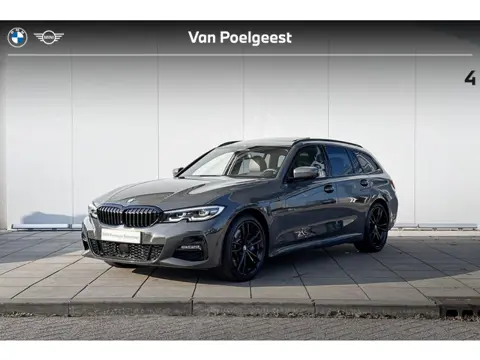 BMW 3 Serie Touring 330e High Executive M-Sport 19 Inch / Geluids Isolerende Ruiten / Glazen Schuifd