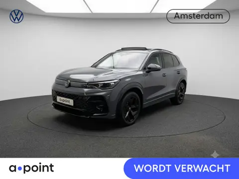 Volkswagen Tiguan 1.5 eHybrid R-Line Edition 204 pk Automaat (DSG) | Verlengde garantie | Navigatie 