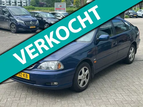 Toyota Avensis 1.8-16V Linea Luna