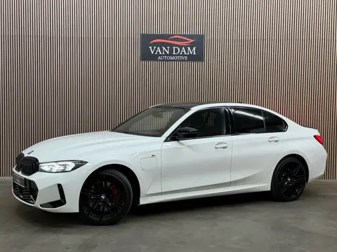 BMW 3-serie 330e 2024 M-Sport LED CAMERA H&K CAR-PLAY