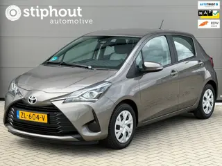 Toyota Yaris 1.0 VVT-i Active | Dealer onderhouden | Trekhaak | Camera | All Season | NL auto