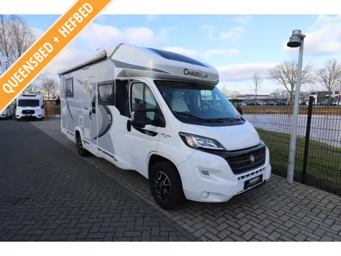 Chausson Titanium 738 XLB QUEENSBED + HEFBED