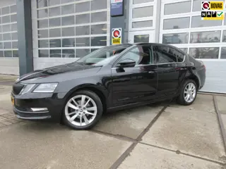 Skoda Octavia 1.0 TSI Style Business / Navi / PDC / Carplay