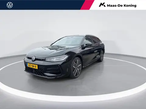 Volkswagen Passat Variant R-Line Edition 1.5 eHybrid 204 pk 6 versn. DSG · Multimedia pakket plus · 