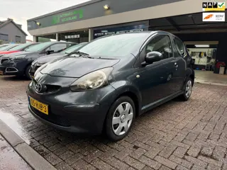 Toyota Aygo 1.0-12V + | AUTOMAAT | 1E EIGENAAR | AIRCO| NW APK | LAGE KM STAND |