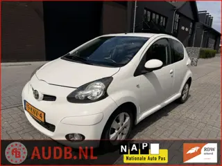 Toyota Aygo 1.0-12V Xcite White| 5 DEURS| SPORT VLG.|AIRCO KOUD|