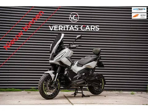 Honda X-ADV 750 2025|Facelift|ABS|Termignoni|Custom|Cruise|Led|Fabrieksgarantie e.o.