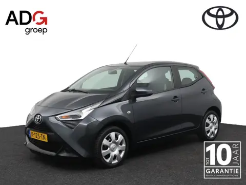 Toyota Aygo 1.0 VVT-i x-play | Groot scherm multimedia | Airco | Parkeercamera |