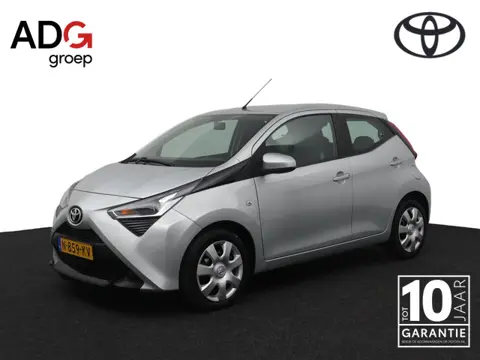 Toyota Aygo 1.0 VVT-i x-play | Groot scherm multimedia | Airco | Parkeercamera |