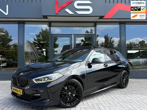 BMW 1-serie 118i Executive M sport Pano M Seats Camera