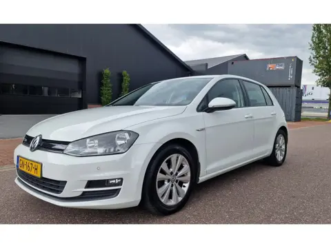 Volkswagen Golf 1.0 TSI Comfortline PSENSOR NAVI CRUISE TREKHAAK