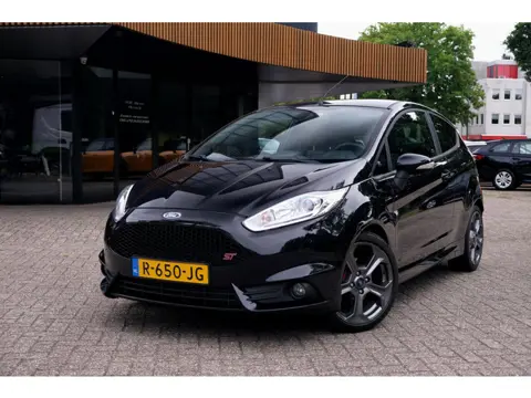 Ford Fiesta 1.6 ST2|Camera|Recaro|Clima|Cruise|Voorruitverwarming|Bluetooth