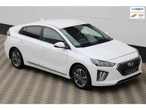 Hyundai IONIQ 1.6 GDi PHEV Carplay Camera Dealer Ond. !!