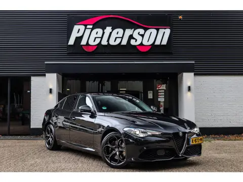 Alfa Romeo Giulia 2.0 T AWD Q4 VELOCE H&K ACC MEMORY XENON
