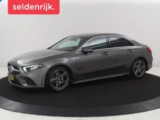 Mercedes-Benz A-klasse 180 Business Solution AMG Navigatie | Virtual Display | Climate Control | Cam