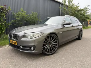 BMW 5 Serie Touring 520i Last Minute Edition / AUTOMAAT / LEER / NAVI / VOSSEN