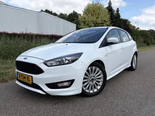 Ford Focus 1.0 Titanium Edition / ST-LINE / AIRCO / 136dkm!
