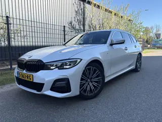 BMW 3 Serie Touring 330i xDrive High Executive / AUTOMAAT / M-PAKKET / LEER / NAVI / CRUISE / 119dkm