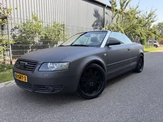 Audi A4 Cabriolet 2.4 V6 Pro Line / AUTOMAAT / MAT ZWART / NAVI / LEER