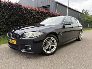 BMW 5 Serie Touring 520i Executive / AUTOMAAT / M-PAKKET / NAVI / CRUISE