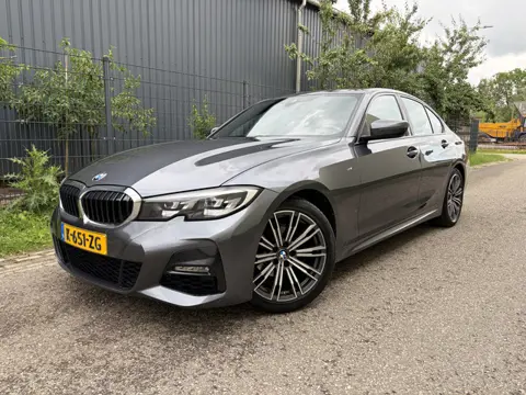 BMW 3 Serie 318i High Executive / AUTOMAAT / NAVI / M-PAKKET / INCL BTW