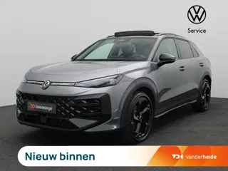Volkswagen T-Roc 1.5 eTsi R-Line First Edition 150PK DSG Pano-Schuifdak, Trekhaak, Black Style, 20" 