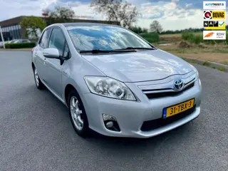 Toyota Auris 1.8 Full Hybrid Aspiration, Aut, Trekhaak, Navi, Pdc, Cruise/Climate control, Lmv, Geen