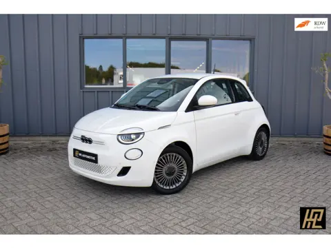 Fiat 500 3+1 Icon 42 kWh * Carplay/Android * Camera * SoH 93% * Zeer mooi