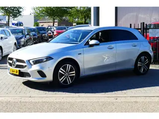 Mercedes-Benz A-Klasse 250 e SOH 92,2% Carplay/Android, Navi, Clima, StoelVerw, Full Led, Haak 1600k