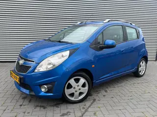 Chevrolet Spark 1.2 16V LT PDC / NAVI / STOEL VERWARMING / NIEUWE APK!