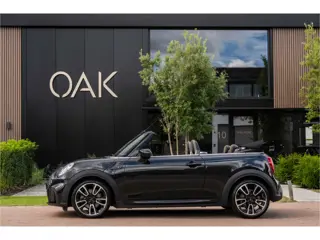 MINI Cabrio 2.0 Cooper S F1 Aut. | JCW-Trim | Navi | Schaalstoelen | H&K | Head-Up | Camera | 18"LM 