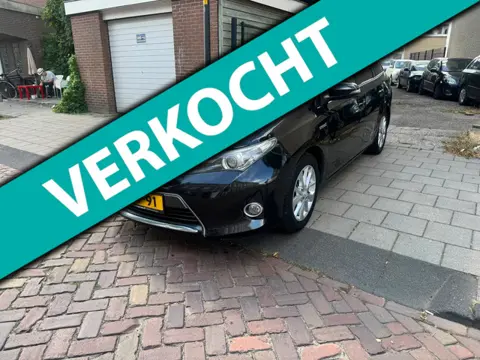 Toyota Auris Touring Sports 1.8 Hybrid Lease